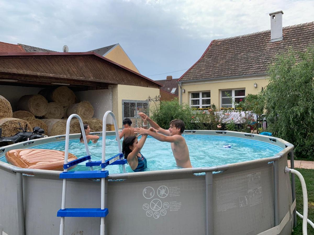 Ranchzimmer Am Hippo-Campus Reit- Und Therapiezentrum Deutsch Haslau Eksteriør billede