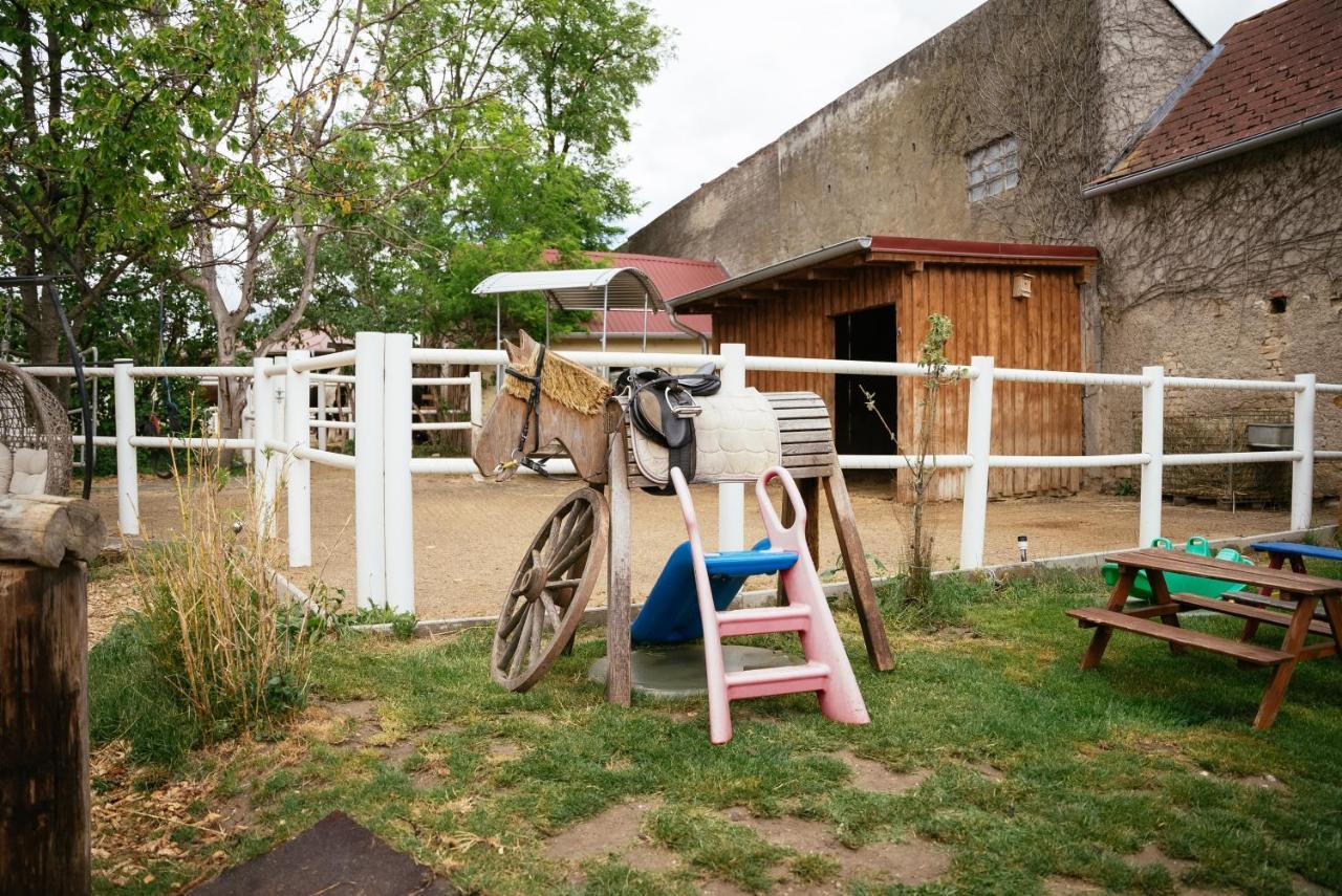 Ranchzimmer Am Hippo-Campus Reit- Und Therapiezentrum Deutsch Haslau Eksteriør billede